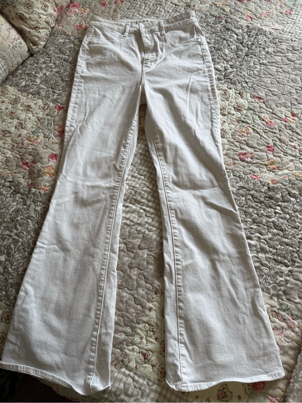 American eagle size 8 super stretch highest rise flare White Jeans